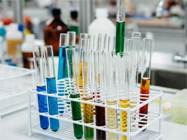 Hydroxyacetophenone in Skincare: Sen...