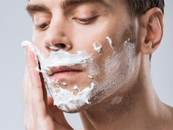 4-Step Men’s Skincare Routine | Expe...