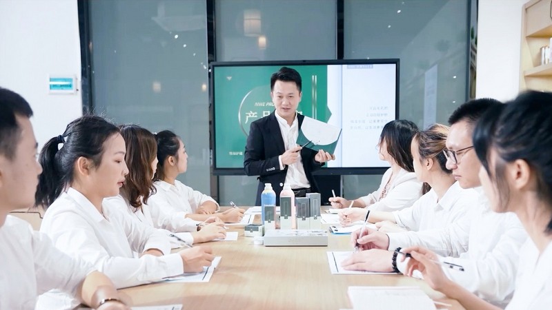 DEVA product department conducting professional training on skincare trends and ingredient knowledge to ensure service expertise